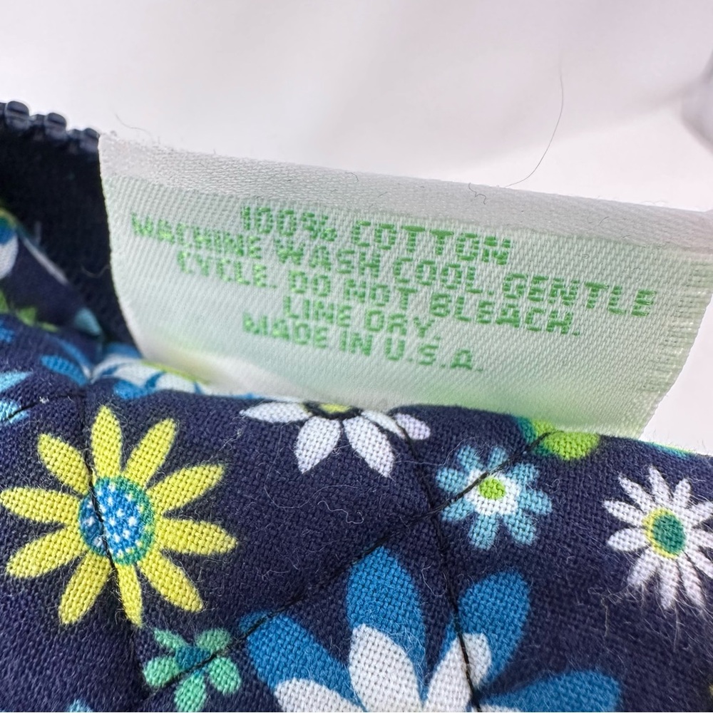 Vera Bradley Daisy Daisy Travel Quilted Weekender Duffel Bag Blue Green - Picture 13 of 13